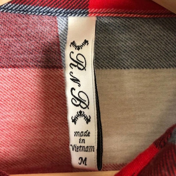 R N B shirt red black check roll tab button up pockets casual size medium - Picture 6 of 16